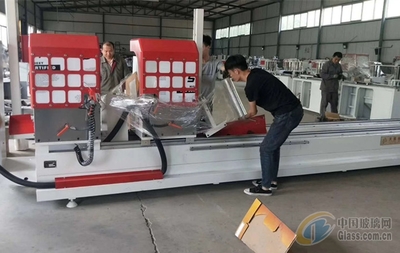加工斷橋鋁門窗所需的主要機器設備